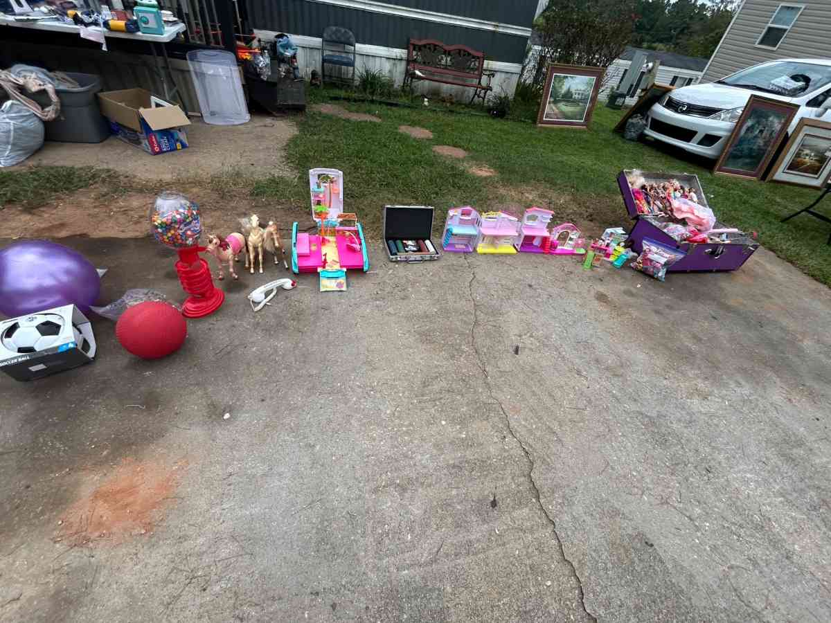 Toys new clothes shoes and more - Fayetteville, Georgia - FleaMarketBay