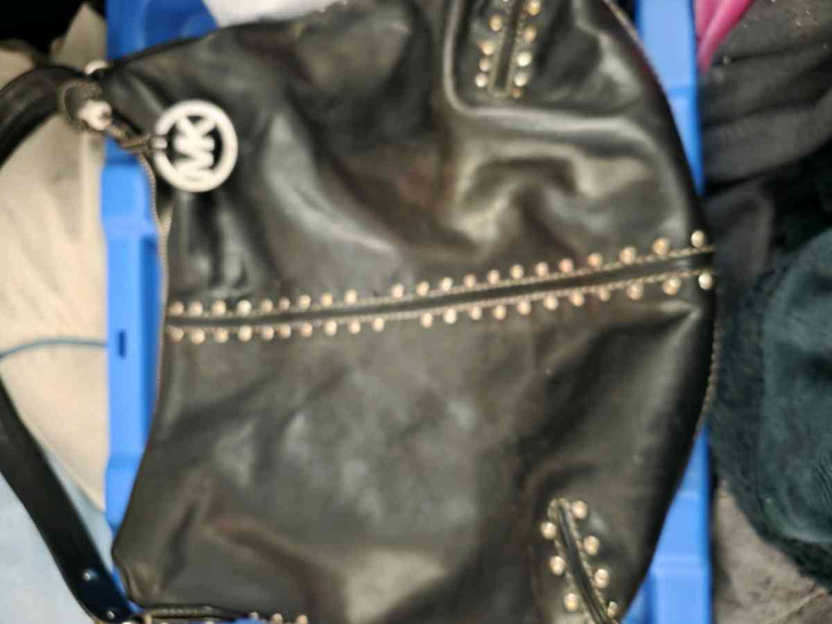 michaeli kors studded homo - Livonia, Michigan - FleaMarketBay