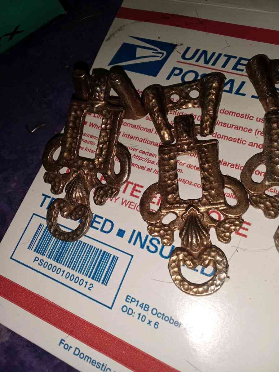 7 vintage drawer pulls - Atoka, Tennessee - FleaMarketBay