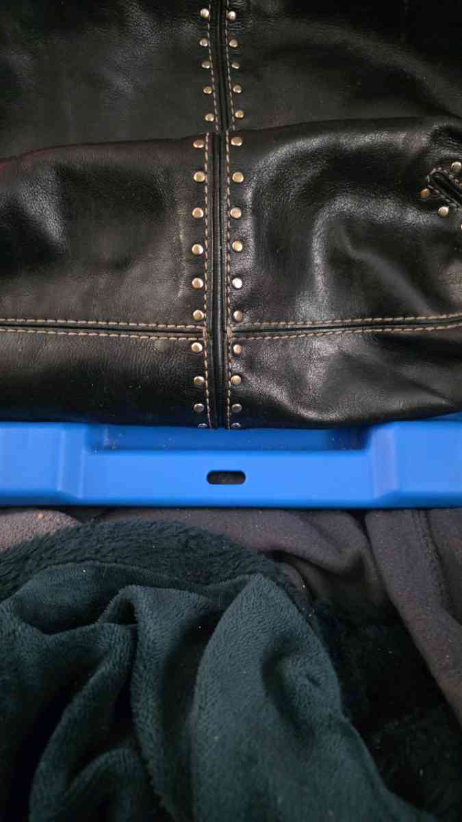 michaeli kors studded homo - Livonia, Michigan - FleaMarketBay