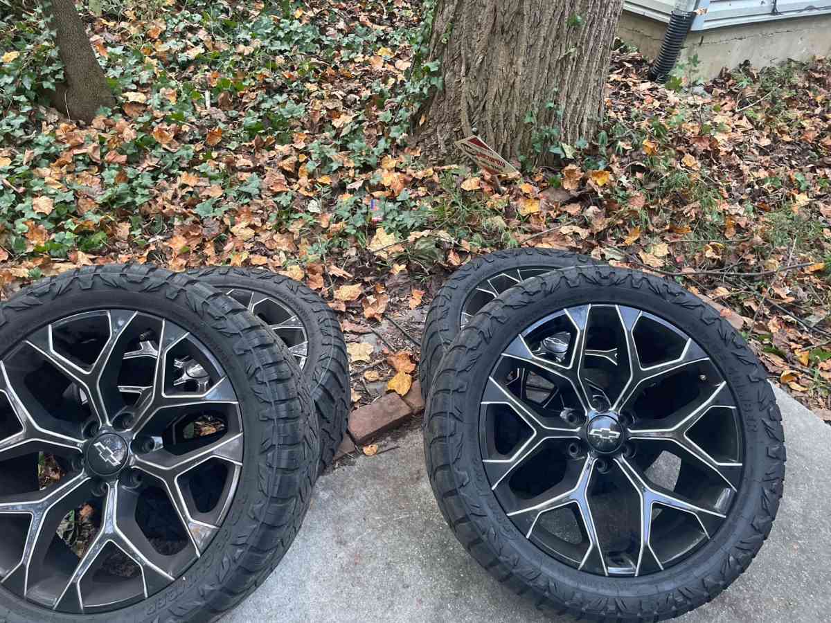 22 rims and tires - Douglasville, Georgia