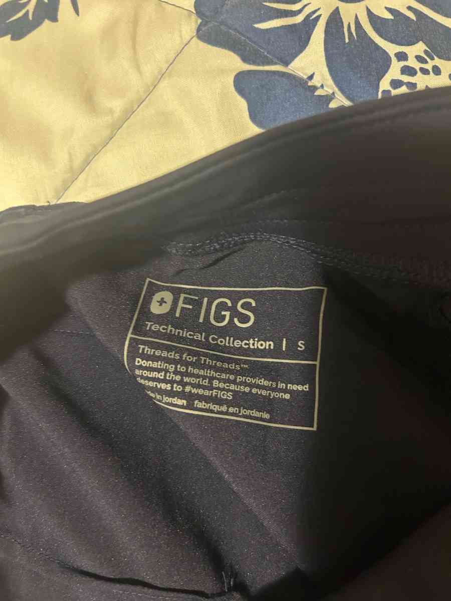 figs scrubs - Chicago, Illinois - FleaMarketBay
