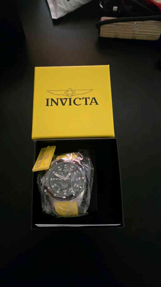 Invicta Speedway Mens Watch w Mother of Pearl Dial  50mm Yel - Los Angeles, California