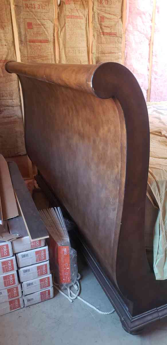 California king bed and Dresser - El Dorado, California - FleaMarketBay