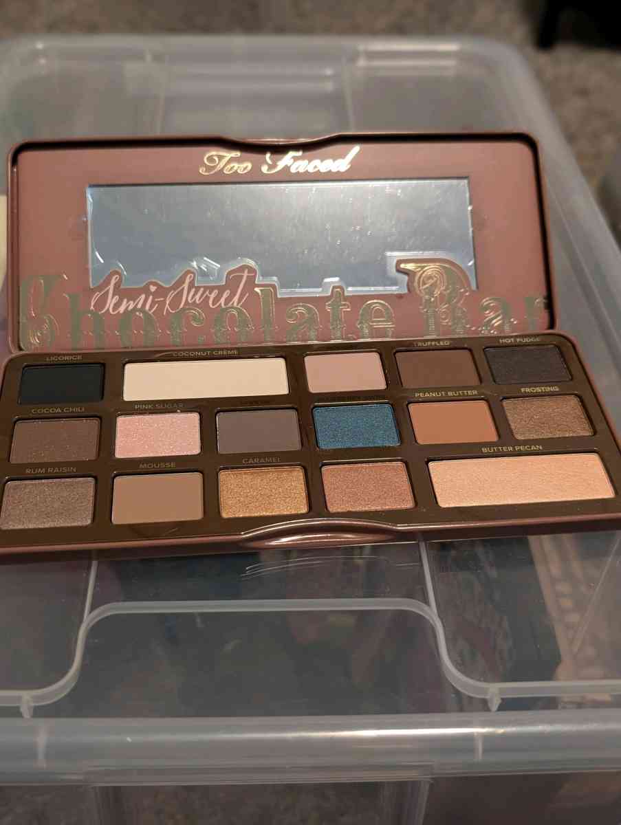 Makeup - Macclenny, Florida - FleaMarketBay