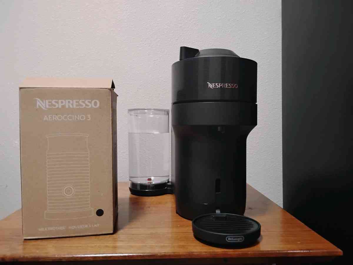 Nespresso Vertuo pop with Nespresso aeroccino3 frother - Kennewick, Washington - FleaMarketBay