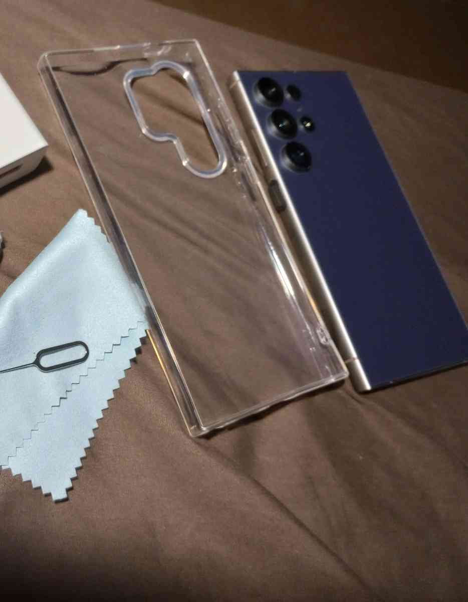 phone 124ultra unlocked purple - Denham Springs, Louisiana - FleaMarketBay