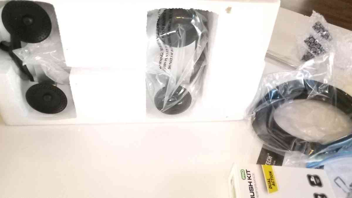 BRAND NEW AIRGOO AIR COMPRESSOR SET WITH EVERYTHING TO START - Antioch, California - FleaMarketBay