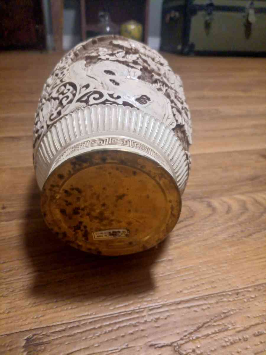 vintage Chinese Asian white cinnabar vase - Camden, Ohio - FleaMarketBay