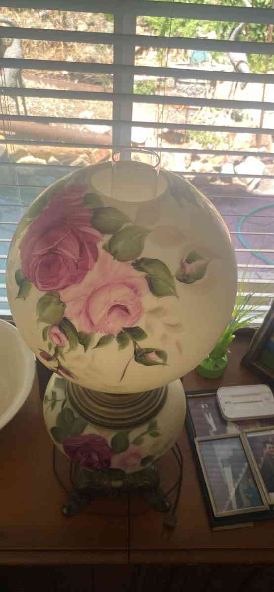 electrique antique Gone with the wind hurricane lamp - Marysville, California