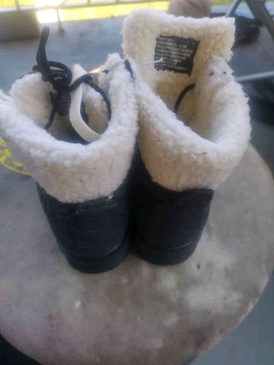 Lugz Womens Grotto Fleece Fashion Boot Size 9 - Abington, Pennsylvania - FleaMarketBay