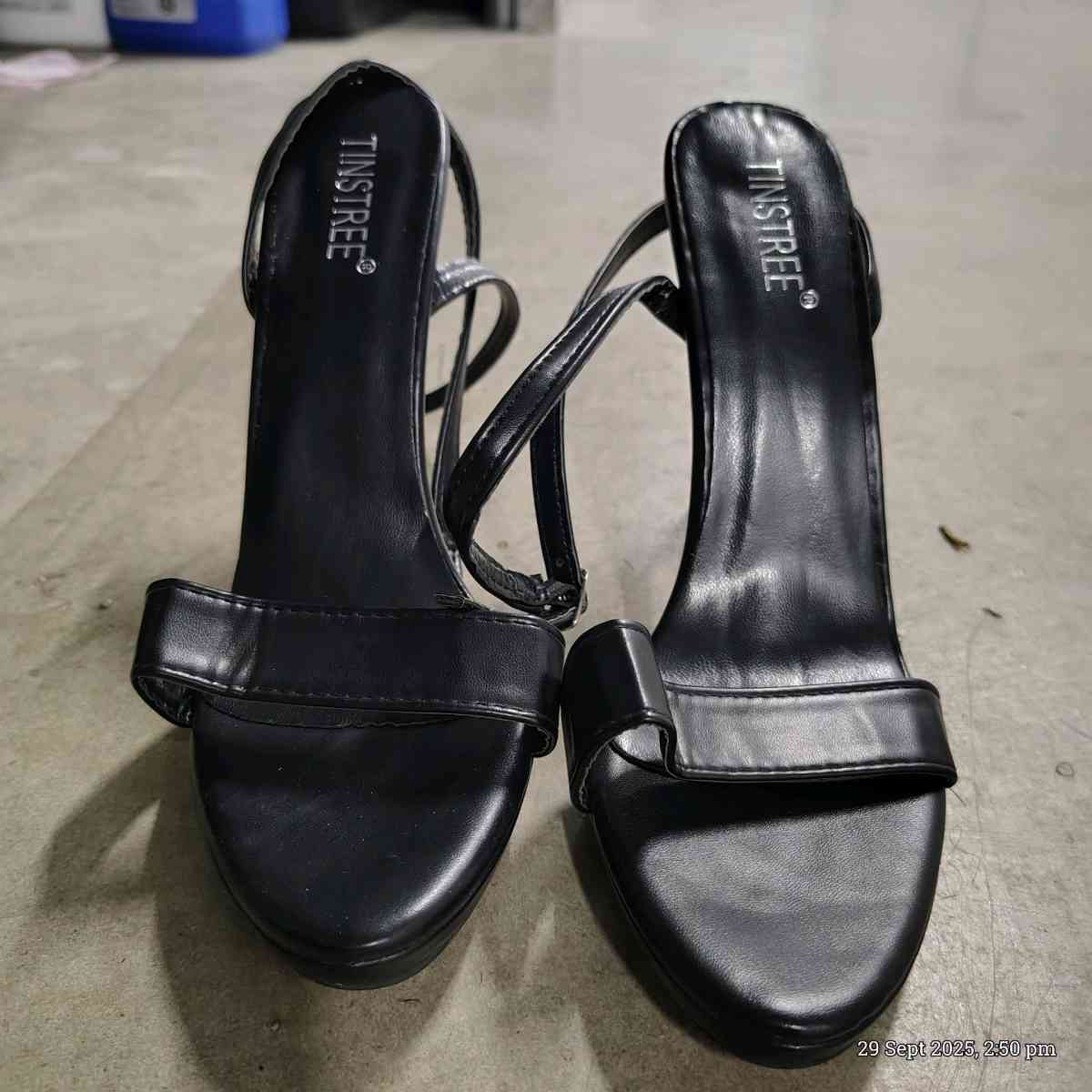 Red bottom Stilettoes - Palm Beach, Florida - FleaMarketBay