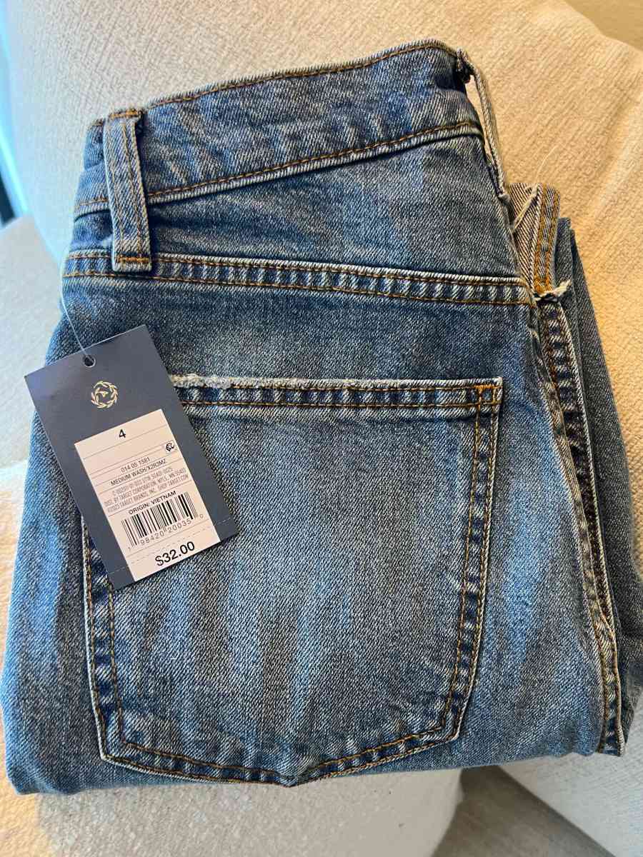 New women jeans size 4 Pantalon de mujer nuevo - San Bernardino, California - FleaMarketBay
