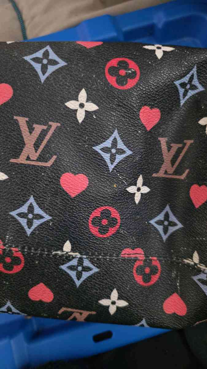 Louis Vuitton Game On Speedy Bandouliere 25 - Livonia, Michigan - FleaMarketBay