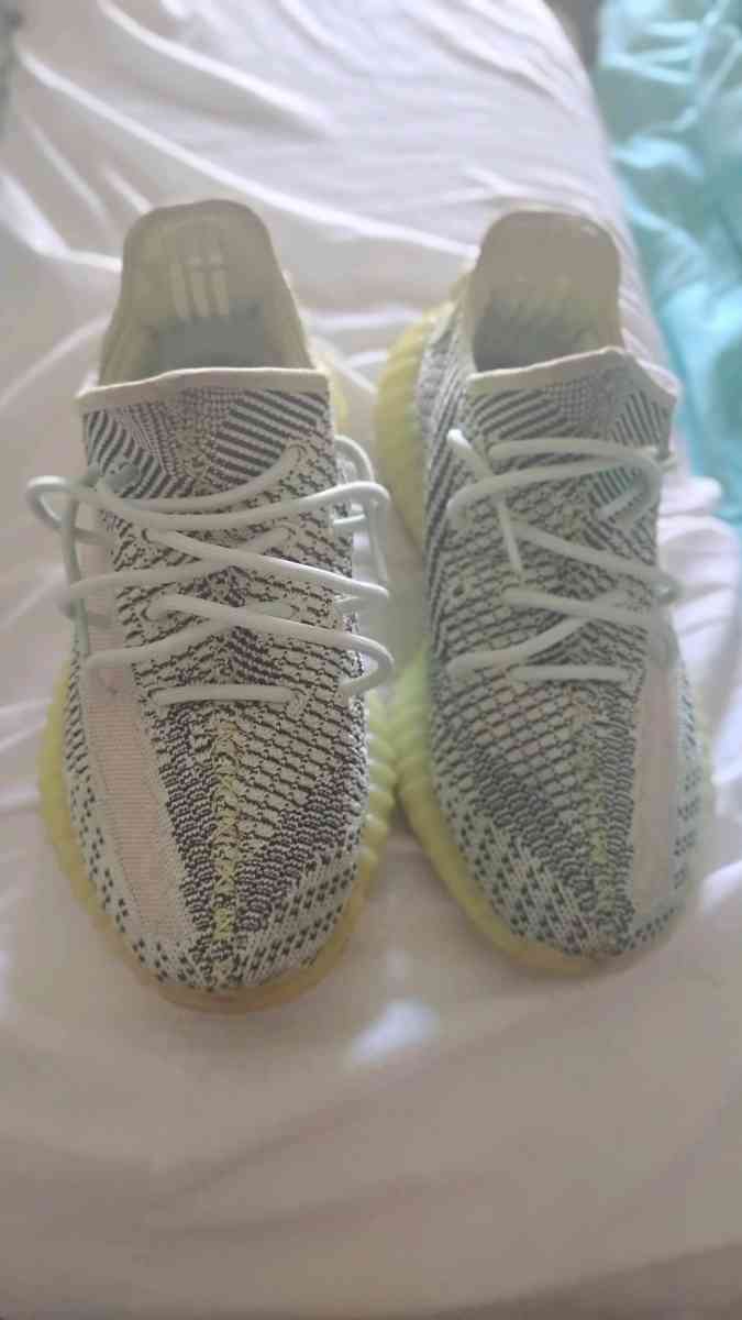 Yeezy 350 boost V2 - Ormond Beach, Florida - FleaMarketBay