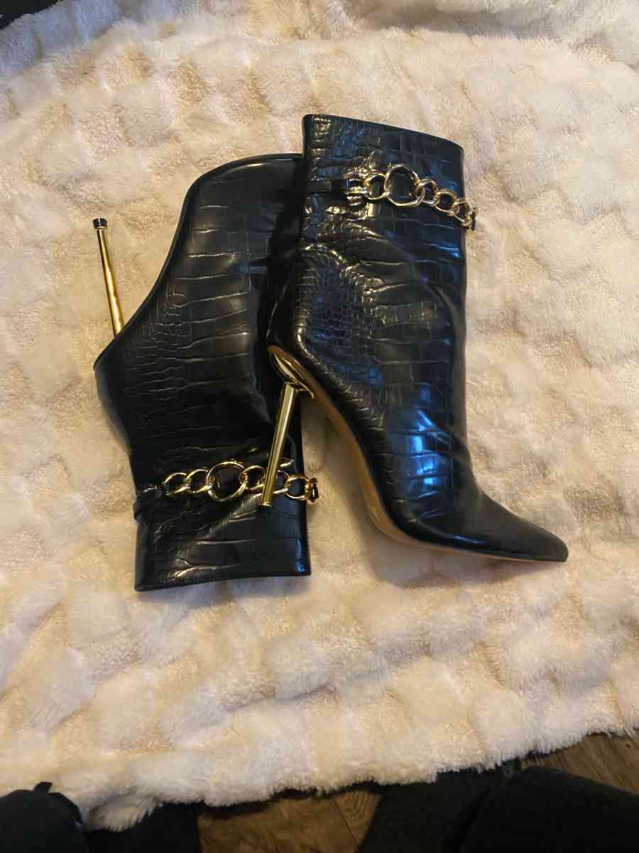 ankle boots black and gold - Leeds, Alabama - FleaMarketBay