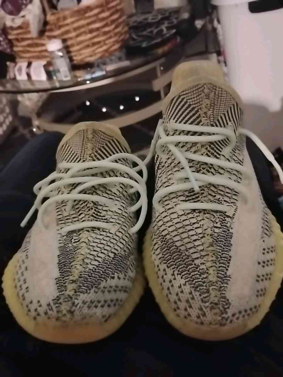 Yeezy 350 boost V2 - Ormond Beach, Florida - FleaMarketBay