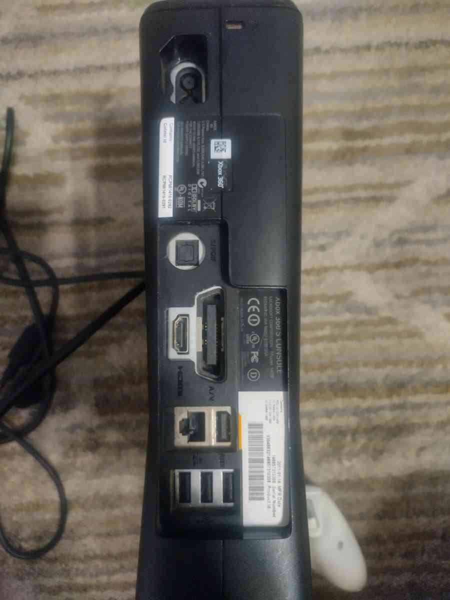 Microsoft Xbox 360 E  Wireless 4 GB Console Tested Works - Abington, Pennsylvania - FleaMarketBay