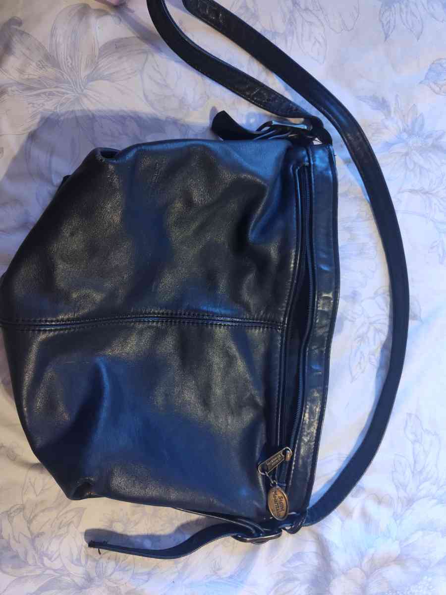 Purses - Cross Plains, Tennessee - FleaMarketBay