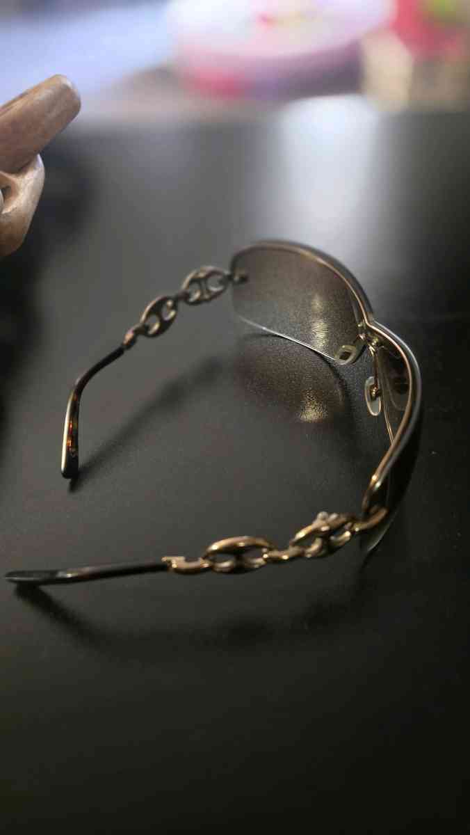 Gucci Women Sunglasses - Los Angeles, California - FleaMarketBay