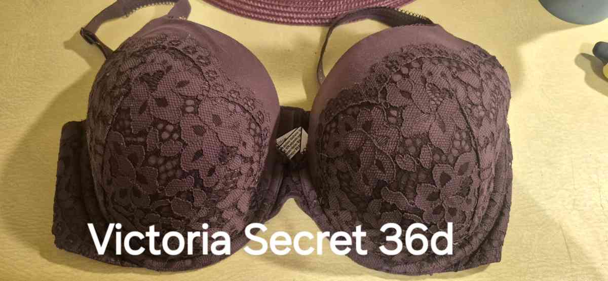 Victoria Secret bras - Fairmont, West Virginia - FleaMarketBay