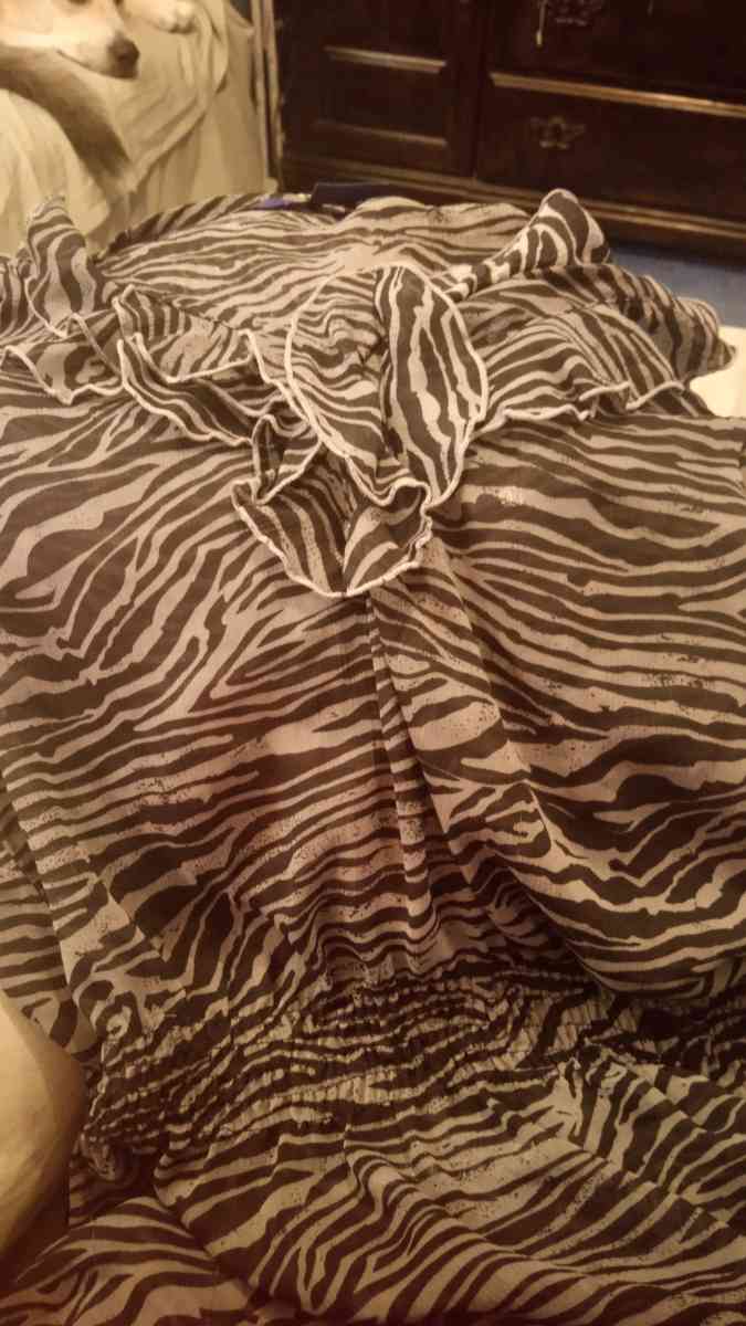 XL miley Cyrus zebra print blouse