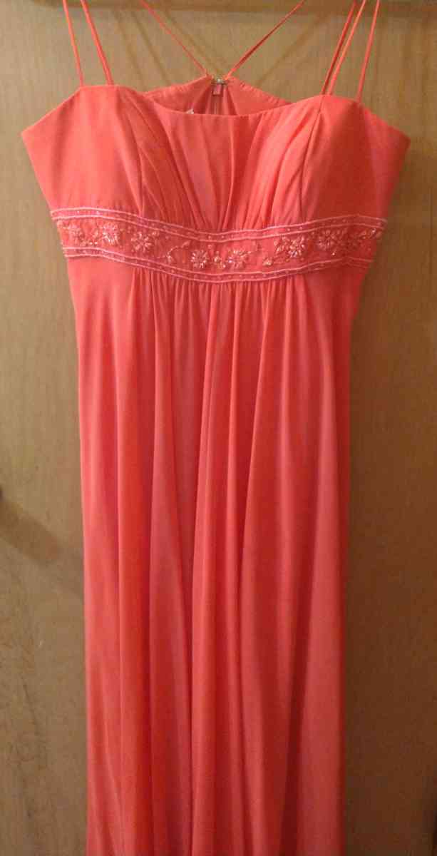 davids bridal coral stunning dress size 8 - Clarendon Hills, Illinois - FleaMarketBay