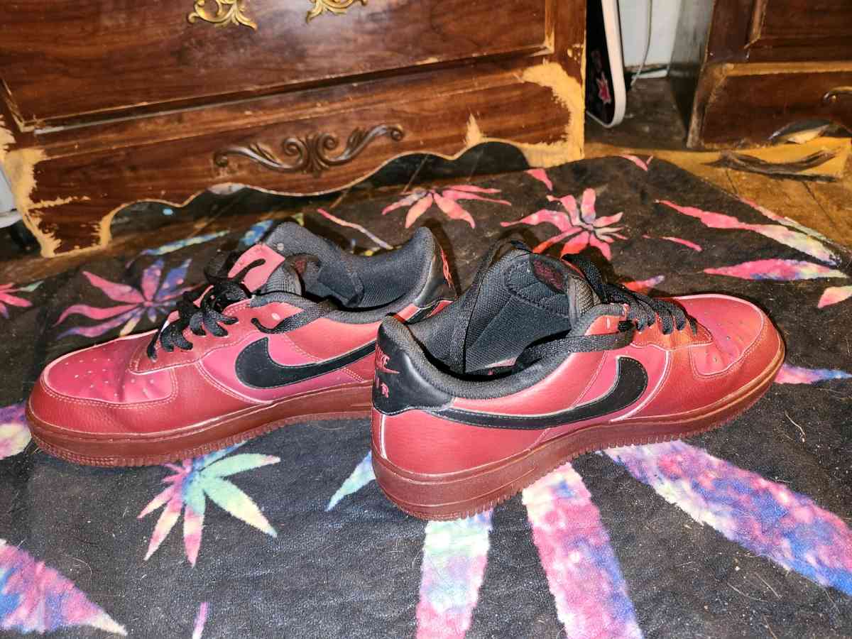 Nike Airforce Ones - Stockland, Illinois - FleaMarketBay