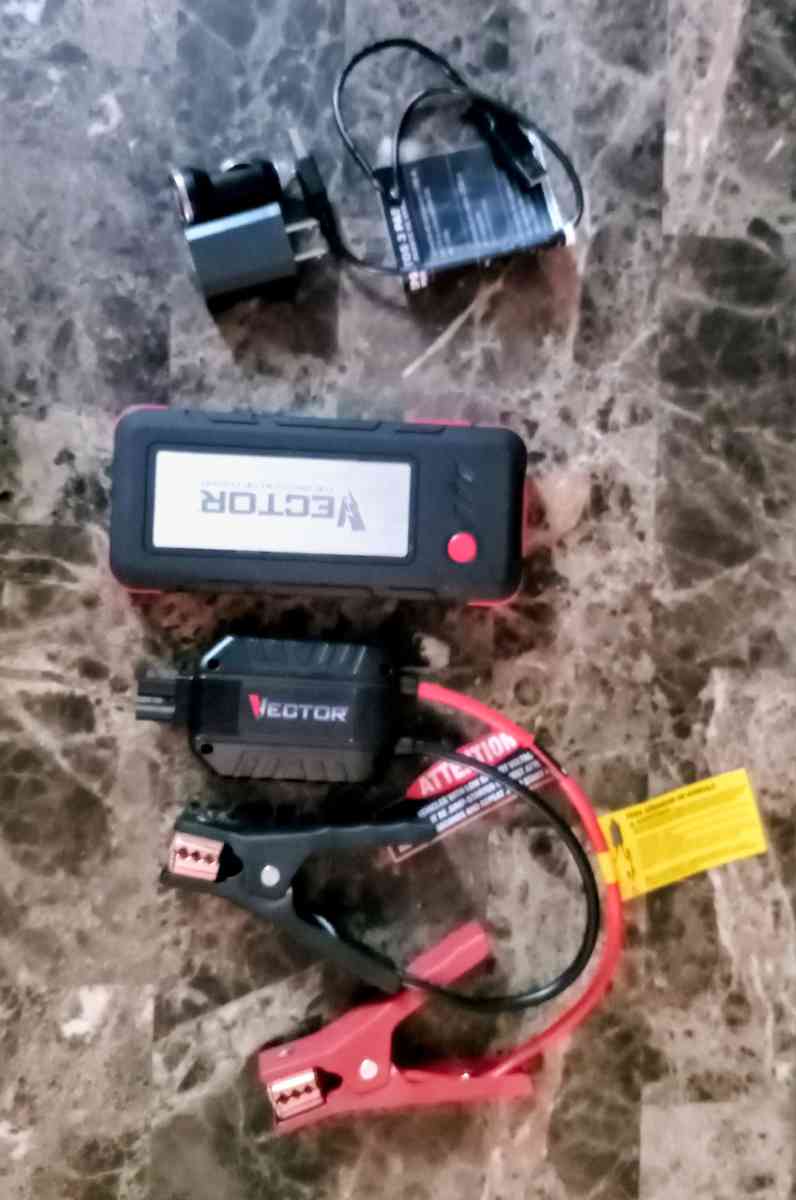 The VECTOR SS16LV 1600 Peak Amp LiIon Jump Starter Portable