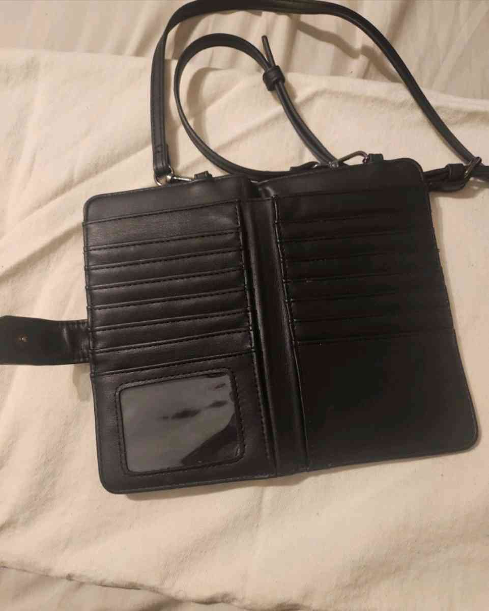 Crossbody bags dou bundle - Olive Branch, Mississippi - FleaMarketBay