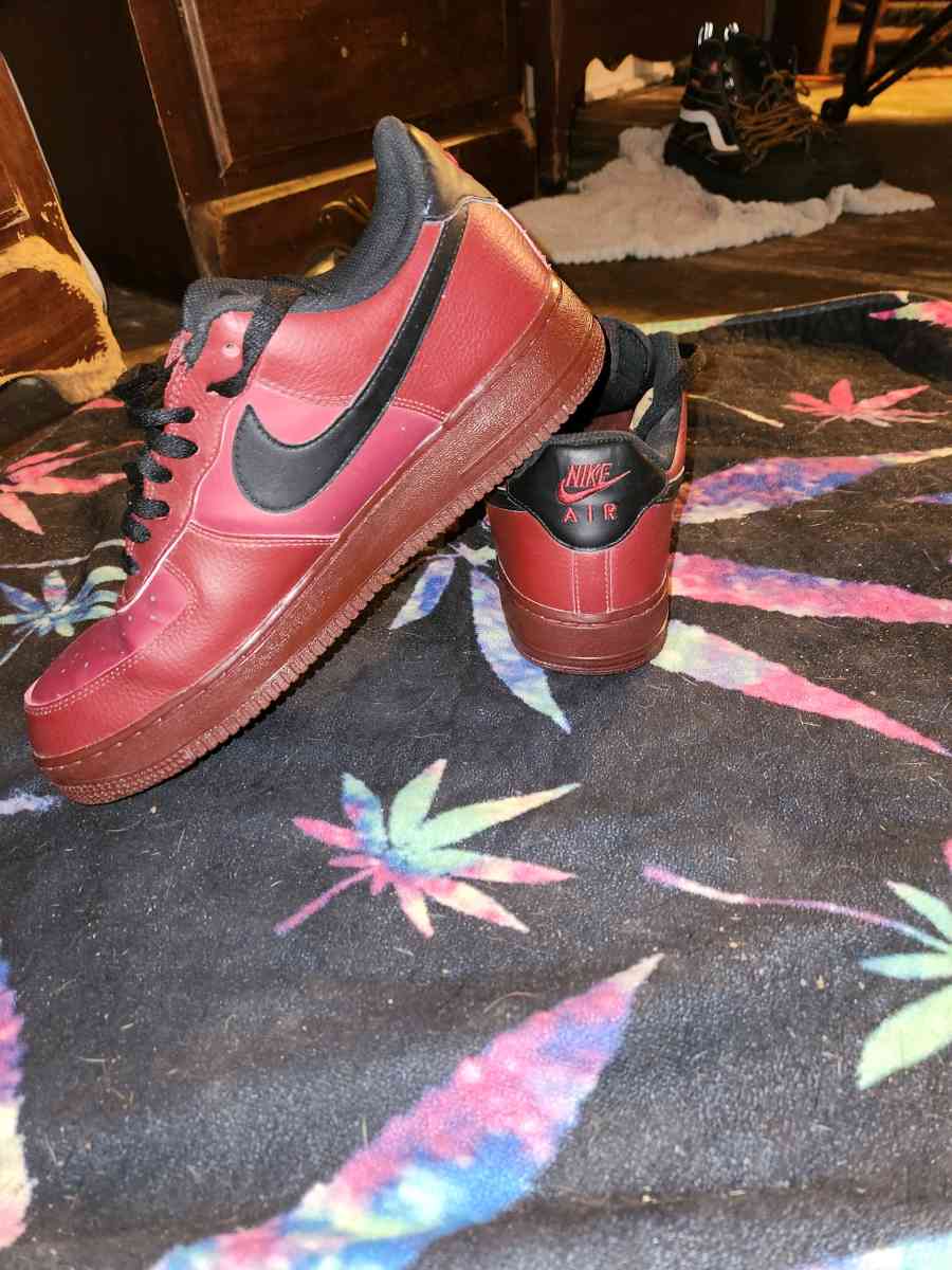 Nike Airforce Ones - Stockland, Illinois - FleaMarketBay