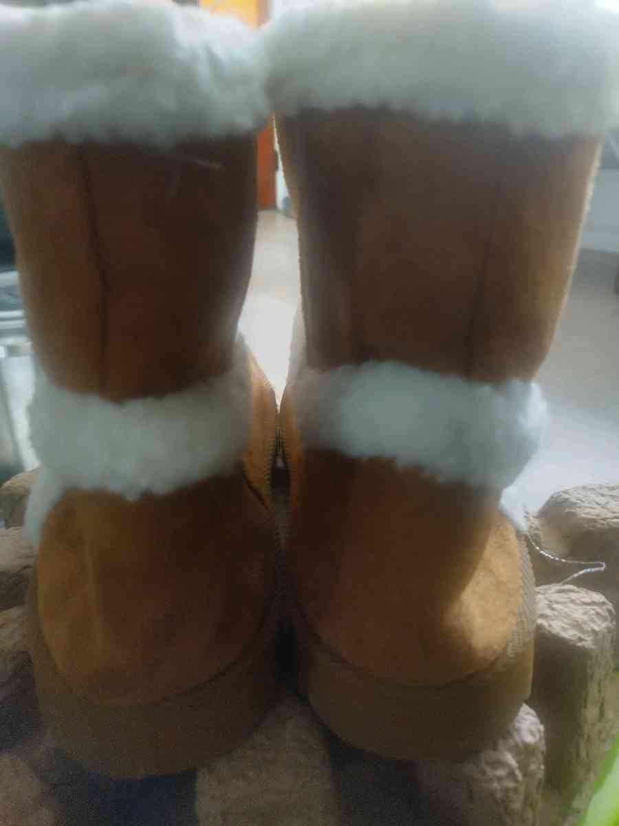 Olivia Miller  Womens Joyce Winter Boot - Abington, Pennsylvania - FleaMarketBay