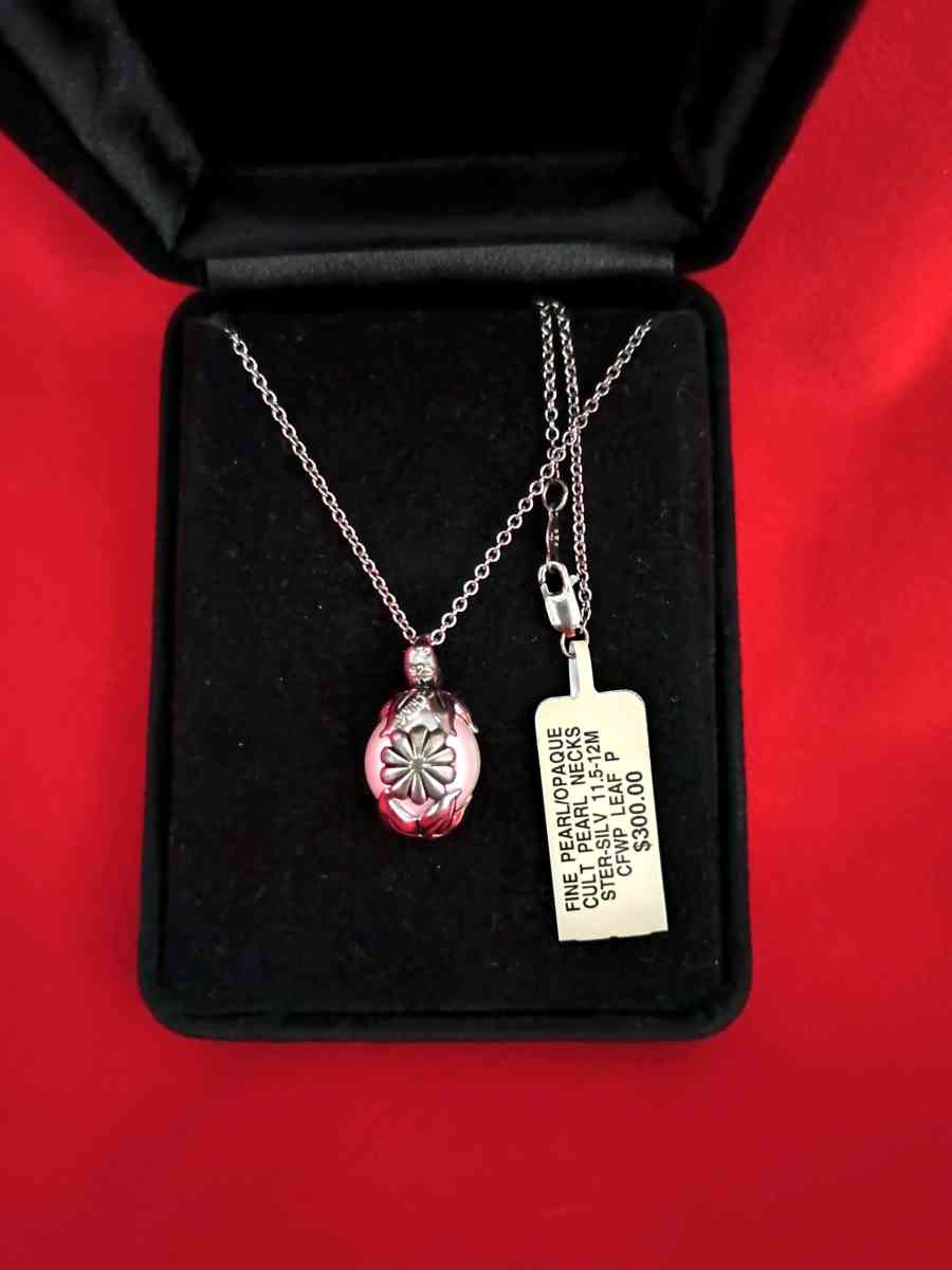 Pearl and Sterling silver Macys necklace - Mansfield, Ohio - FleaMarketBay
