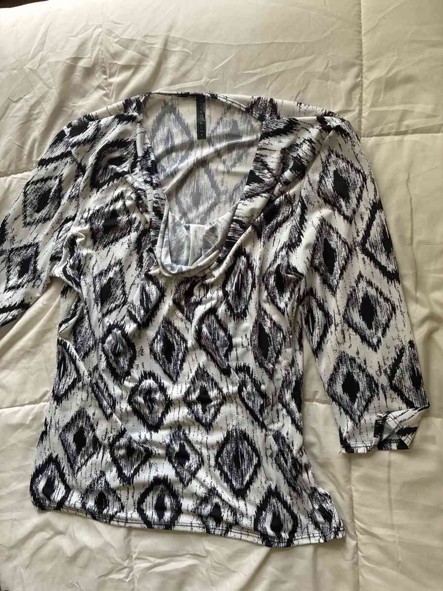 women shirts - Lumberton, North Carolina - FleaMarketBay