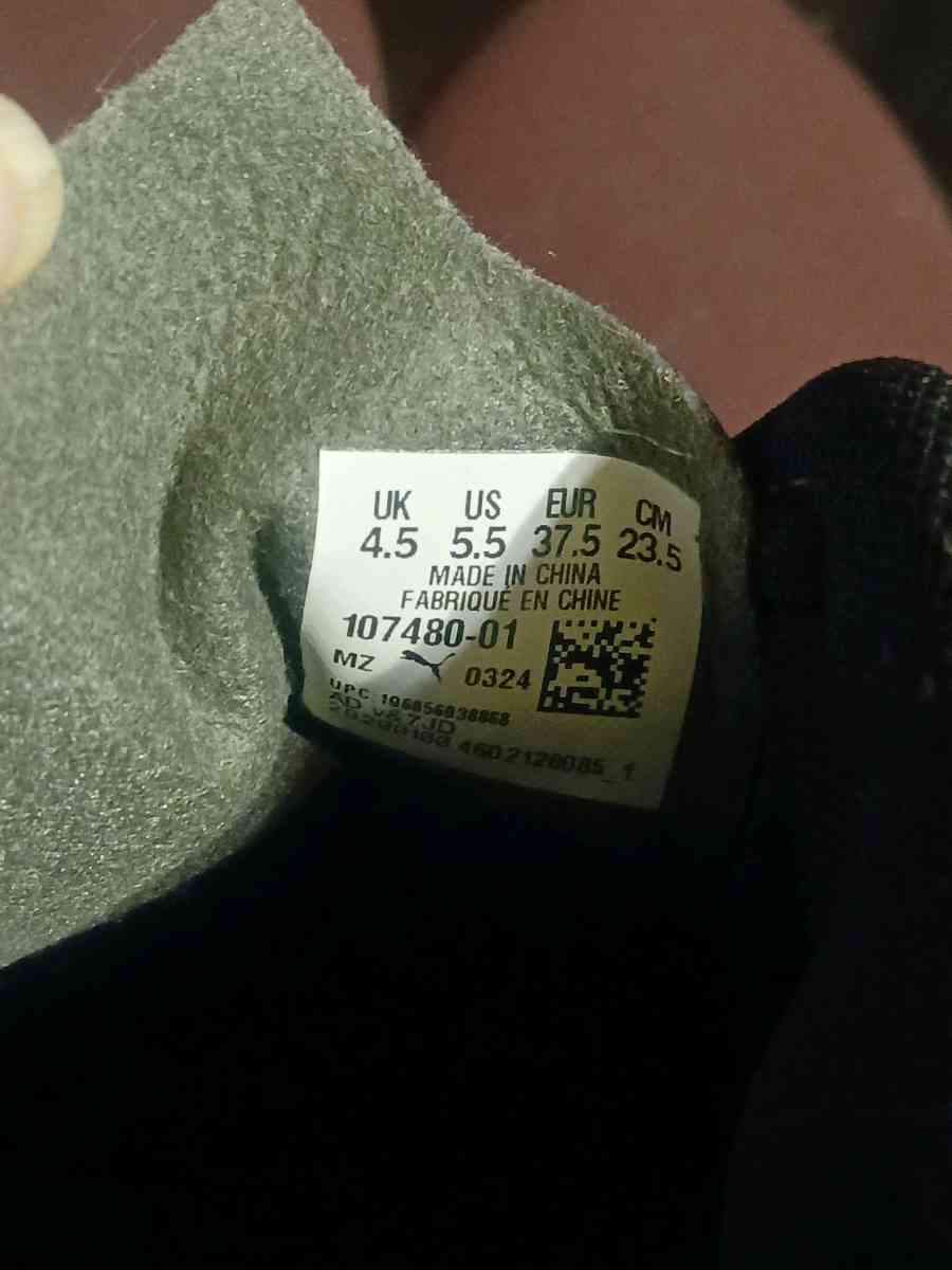 unisex youth soccer cleats - Bakersville, North Carolina - FleaMarketBay