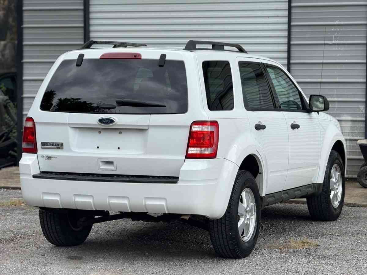 2011 FORD ESCAPE XLT - Nashville, Tennessee - FleaMarketBay