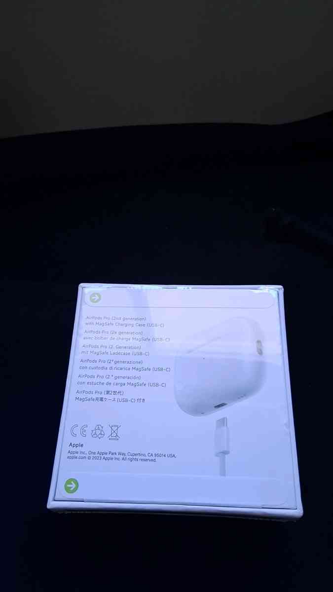 airpods - Inglewood, California - FleaMarketBay