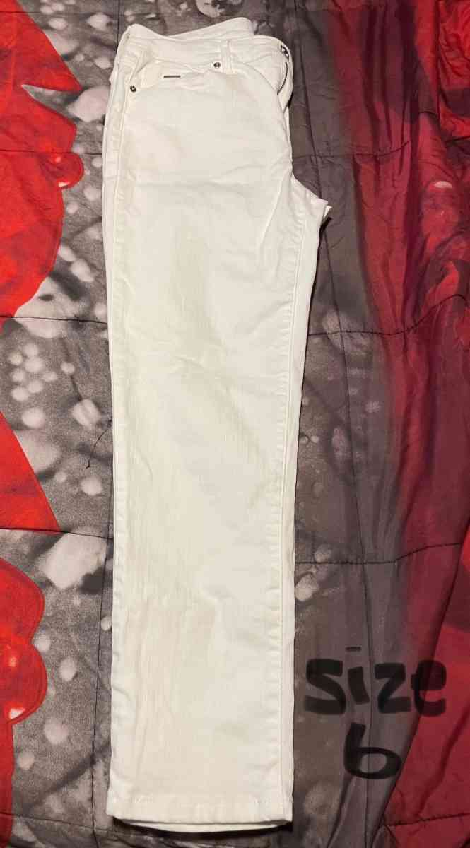 Womens pants and tops - Charlotte, North Carolina - FleaMarketBay