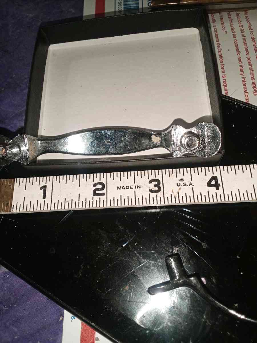 11 drawer pulls - Atoka, Tennessee - FleaMarketBay