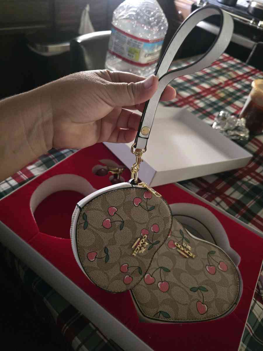 hermosas carteras  escoge la que te guste - Stockton, California - FleaMarketBay