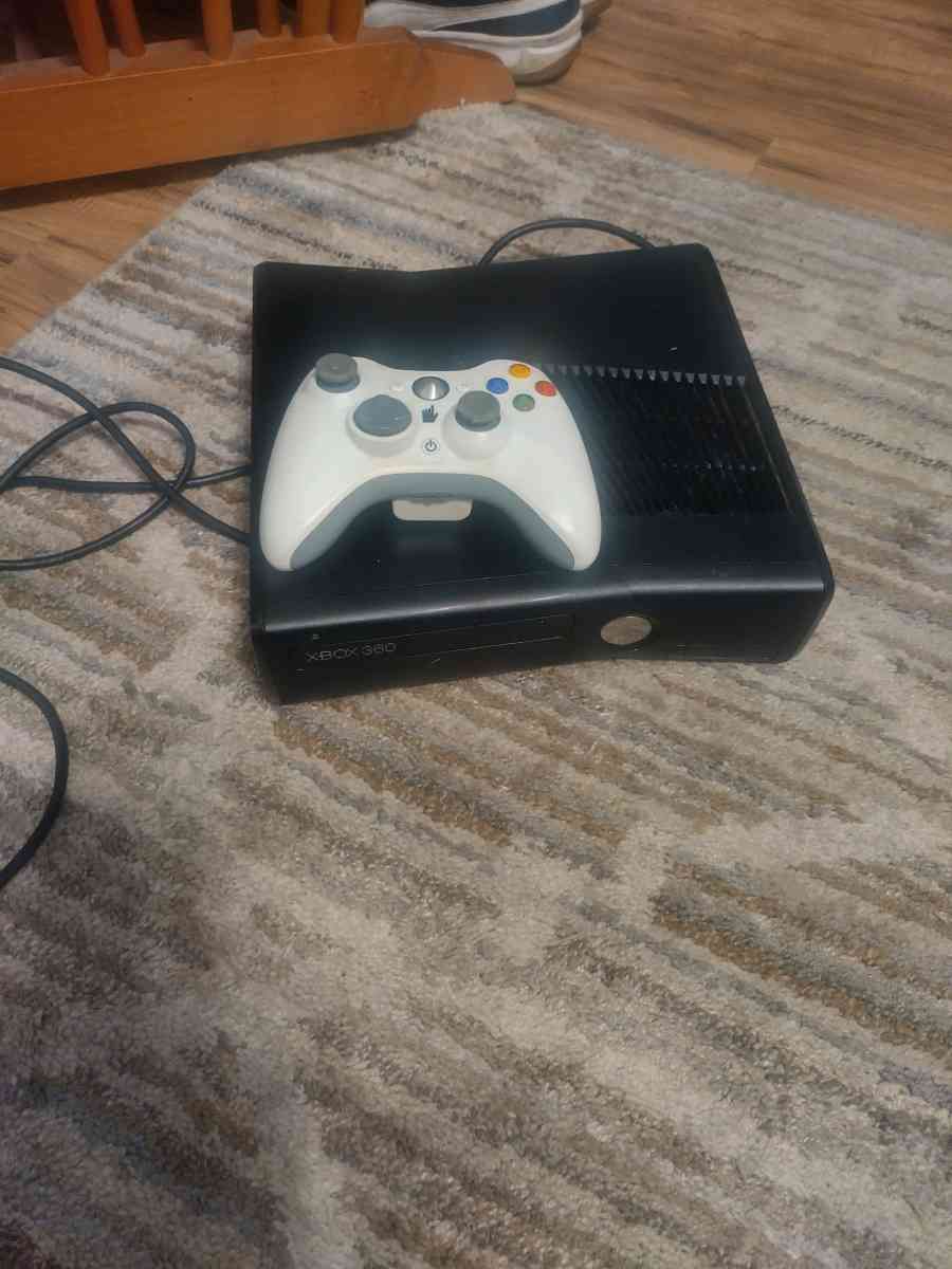 Microsoft Xbox 360 E  Wireless 4 GB Console Tested Works - Abington, Pennsylvania - FleaMarketBay
