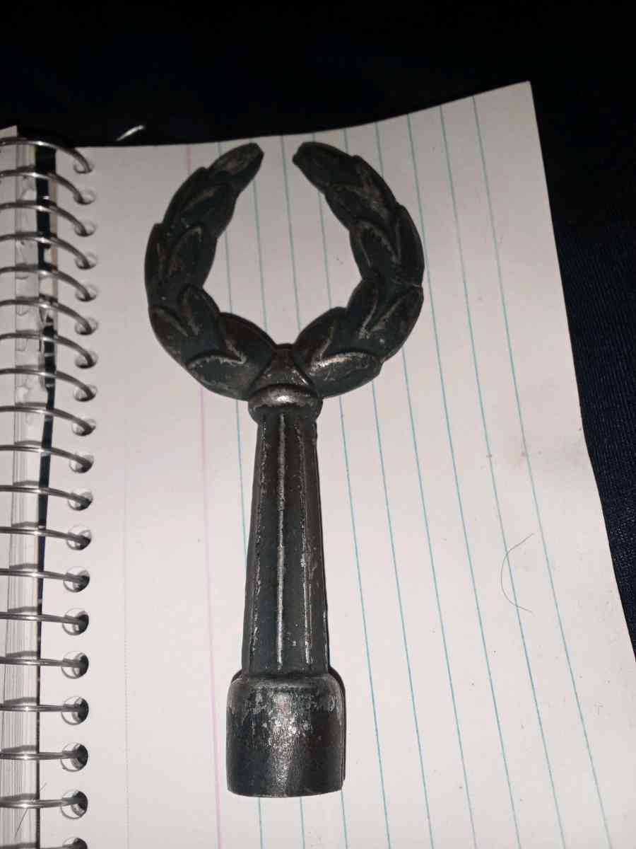 lamp finial - Atoka, Tennessee