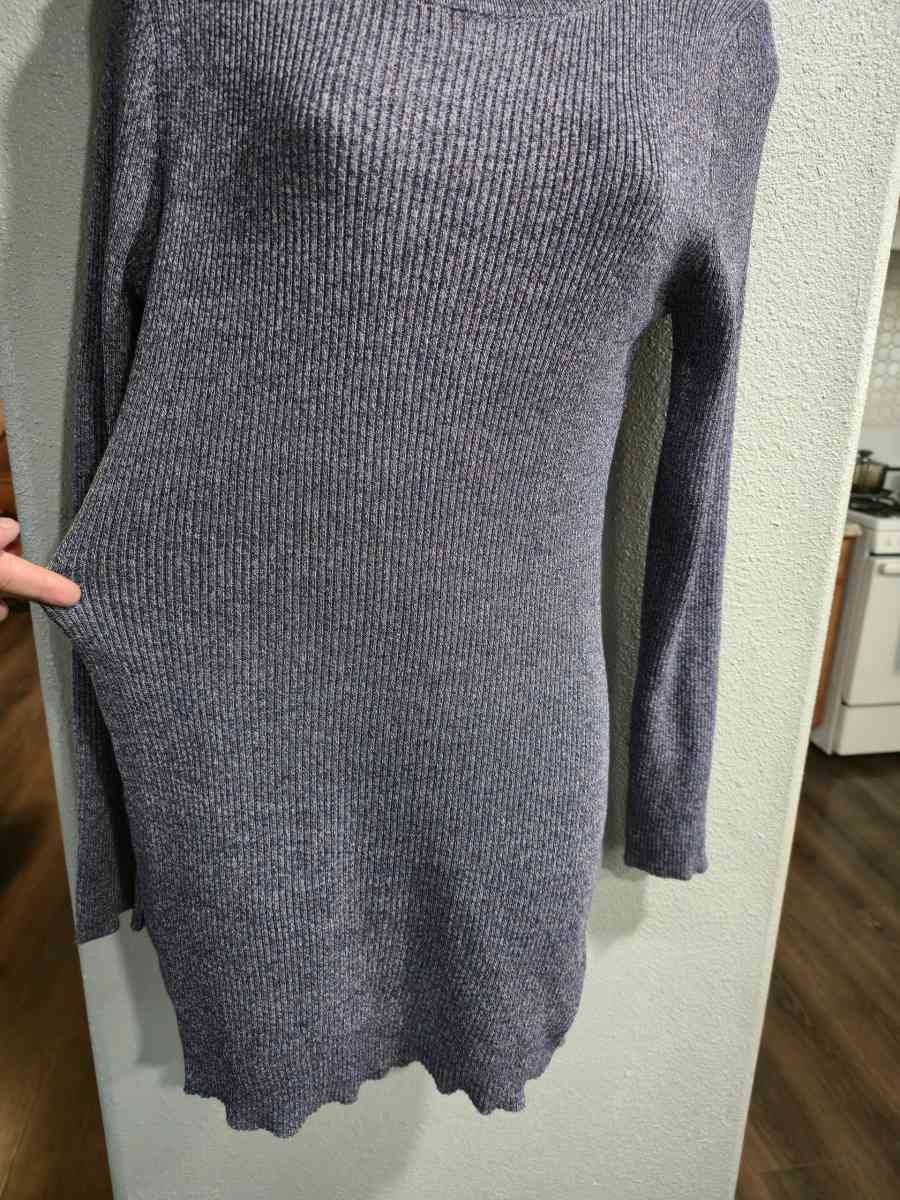 Hermoso suetersito - El Centro, California - FleaMarketBay