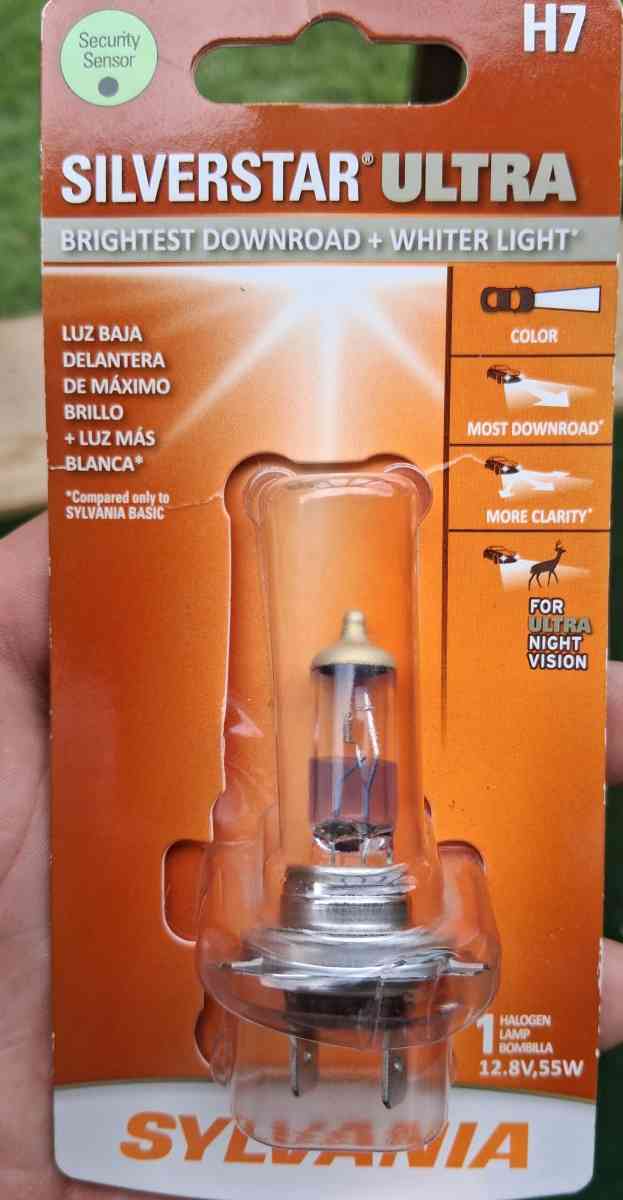 SILVERSTAR ULTRABRIGHTEST DOWNROAD  WHITER LIGHTH7 H7 - Clinton Township, Michigan - FleaMarketBay