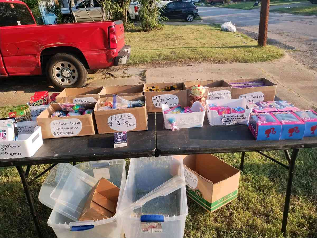 yard sale today and tomorrow - Grand Prairie, Texas - FleaMarketBay