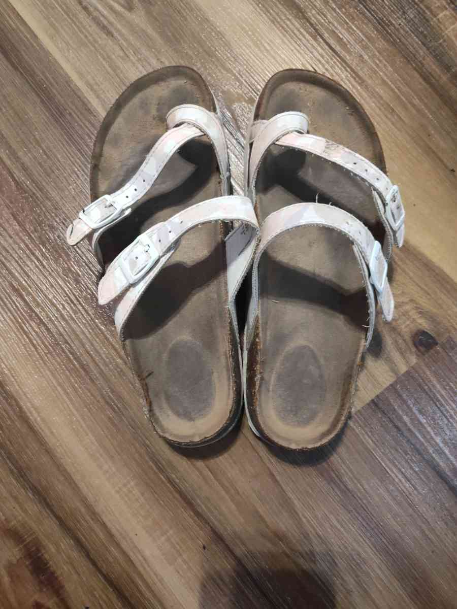 shoes - Cross Plains, Tennessee - FleaMarketBay