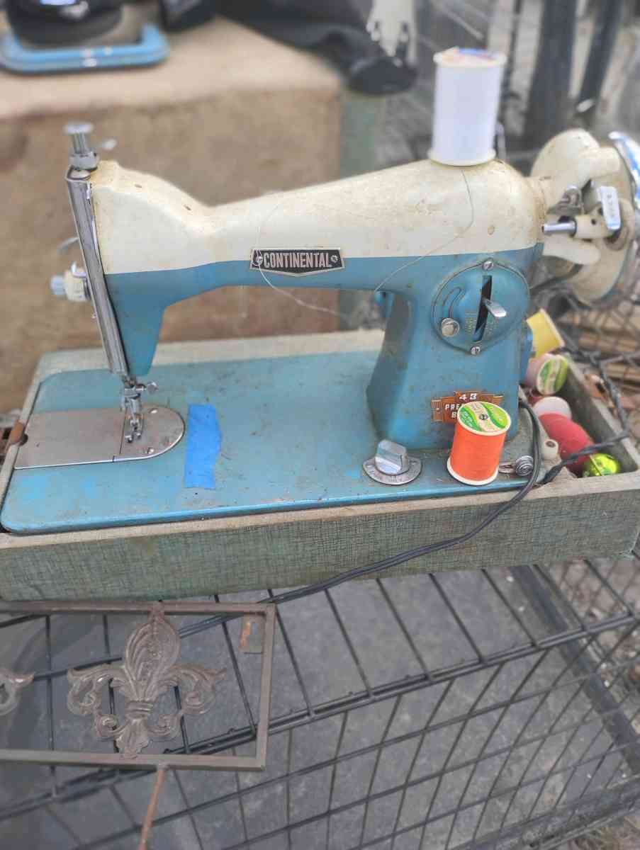 Vintage WW2 Commodore Toyota RARE Sewing Machine - Burgaw, North Carolina