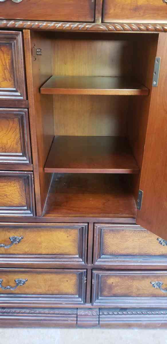 California king bed and Dresser - El Dorado, California - FleaMarketBay