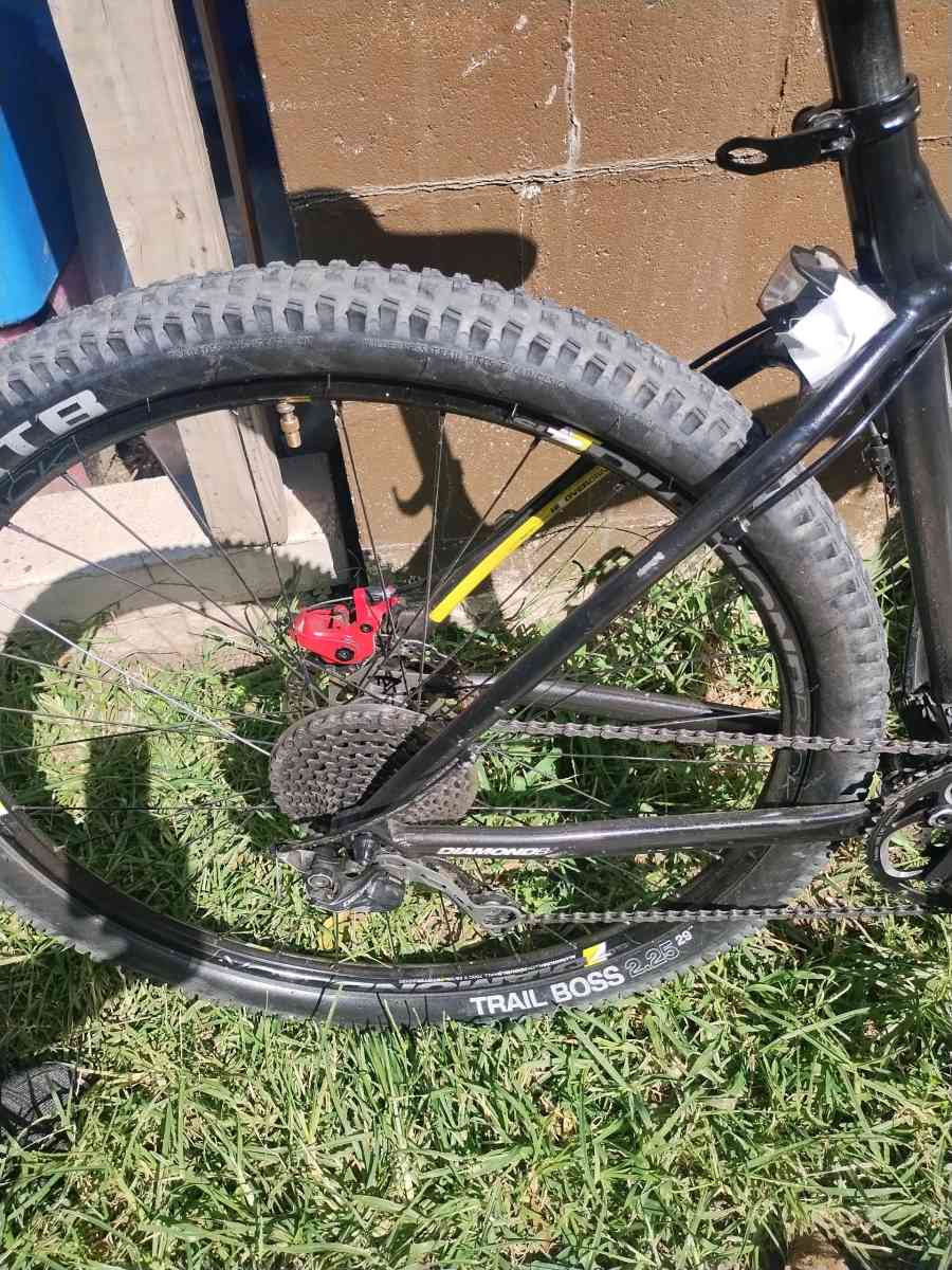 29 inch hybrid mountain bike Diamond Back - Omaha, Nebraska - FleaMarketBay