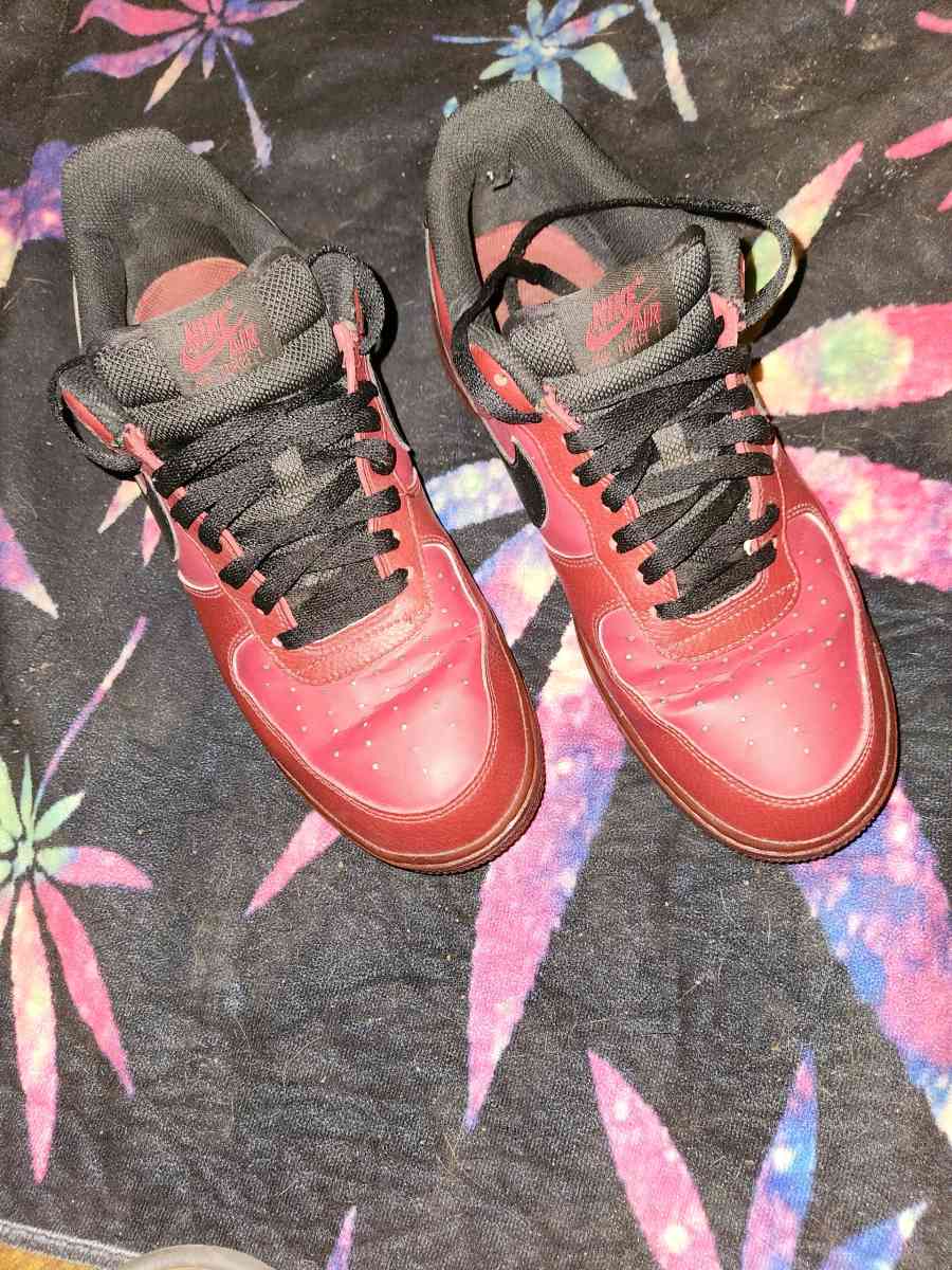 Nike Airforce Ones - Stockland, Illinois - FleaMarketBay